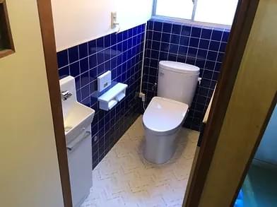 O様邸(トイレ入替、ベランダ防水塗装、床フロアー材貼り)