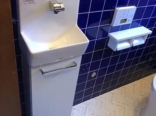 O様邸(トイレ入替、ベランダ防水塗装、床フロアー材貼り)